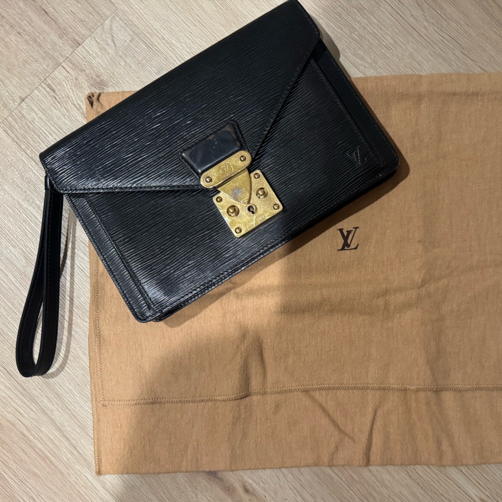 Louis Vuitton Black & Gold Clutch (vintage) Epi Leather